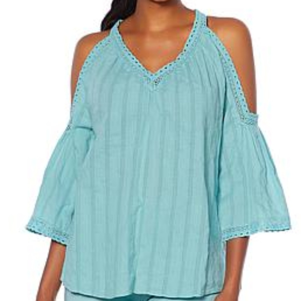 NWT FINAL REDUCTION Cold Shoulder Crochet Top Sz S